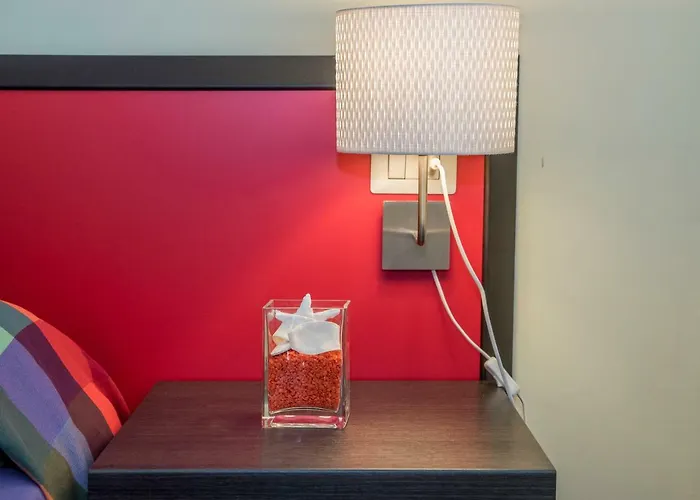 Borgo Marinella Alojamento de Acomodação e Pequeno-almoço 4*